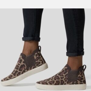 Rothys Chelsea Sneaker Boot In Wild  At S.8.5